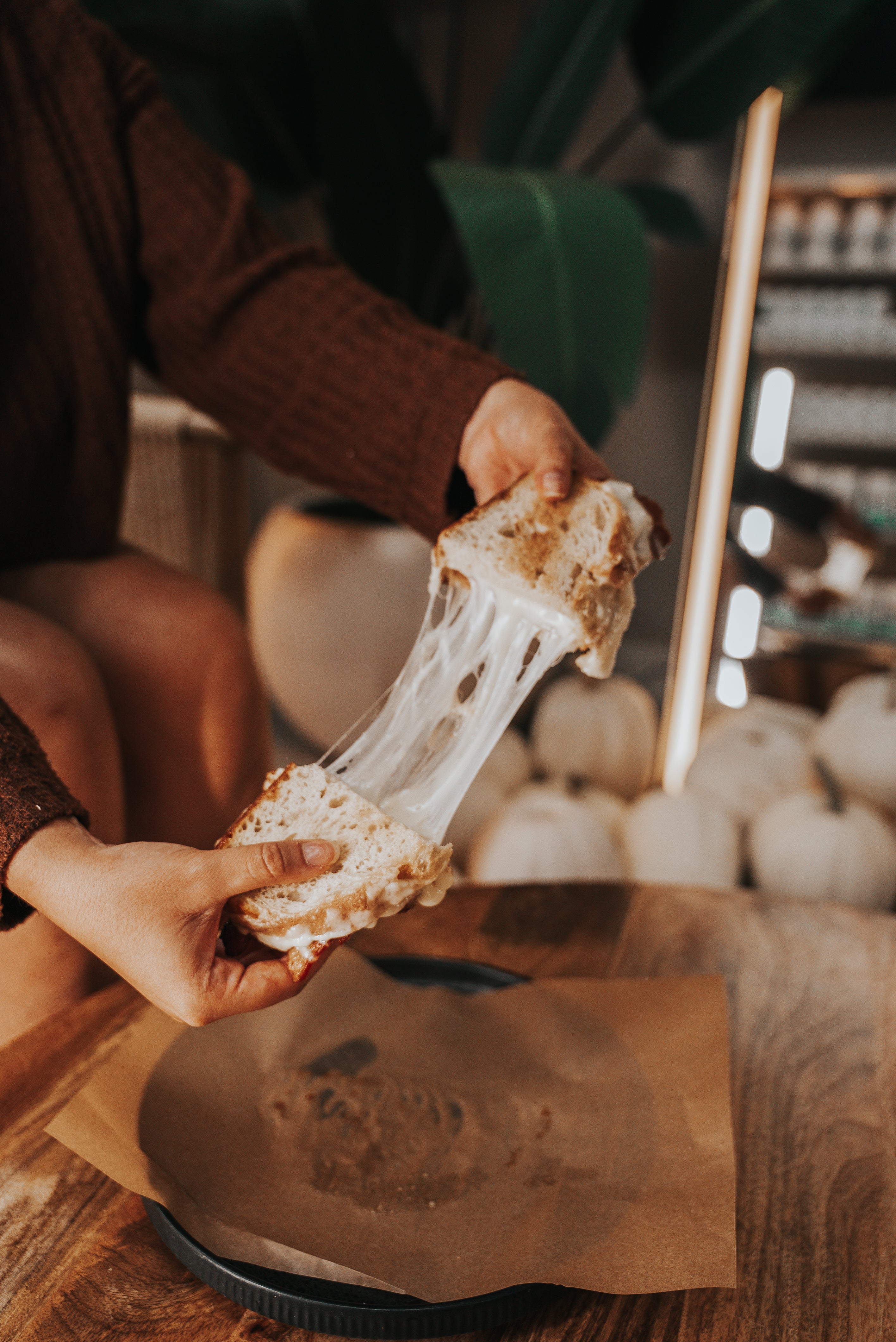 Hot Honey & Bacon Melt - Deluxe Ambiance