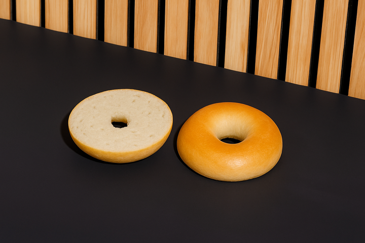 Plain Bagel - Deluxe Ambiance