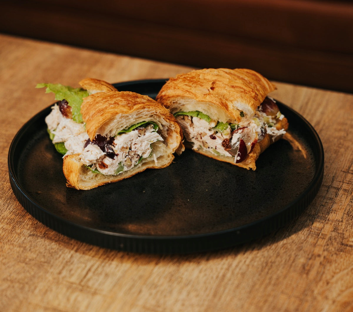 Waldorf Chicken Sandwhich - Deluxe Ambiance